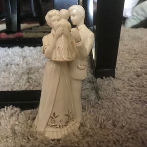 💥Host Pick💥Man, Woman & Child Figurine